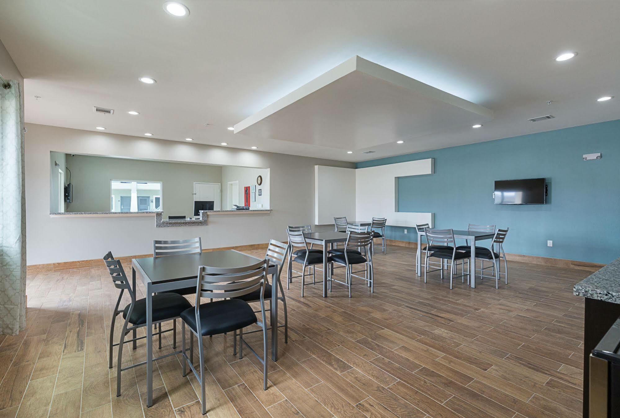 Scottish Inns & Suites - Crosby Exteriér fotografie